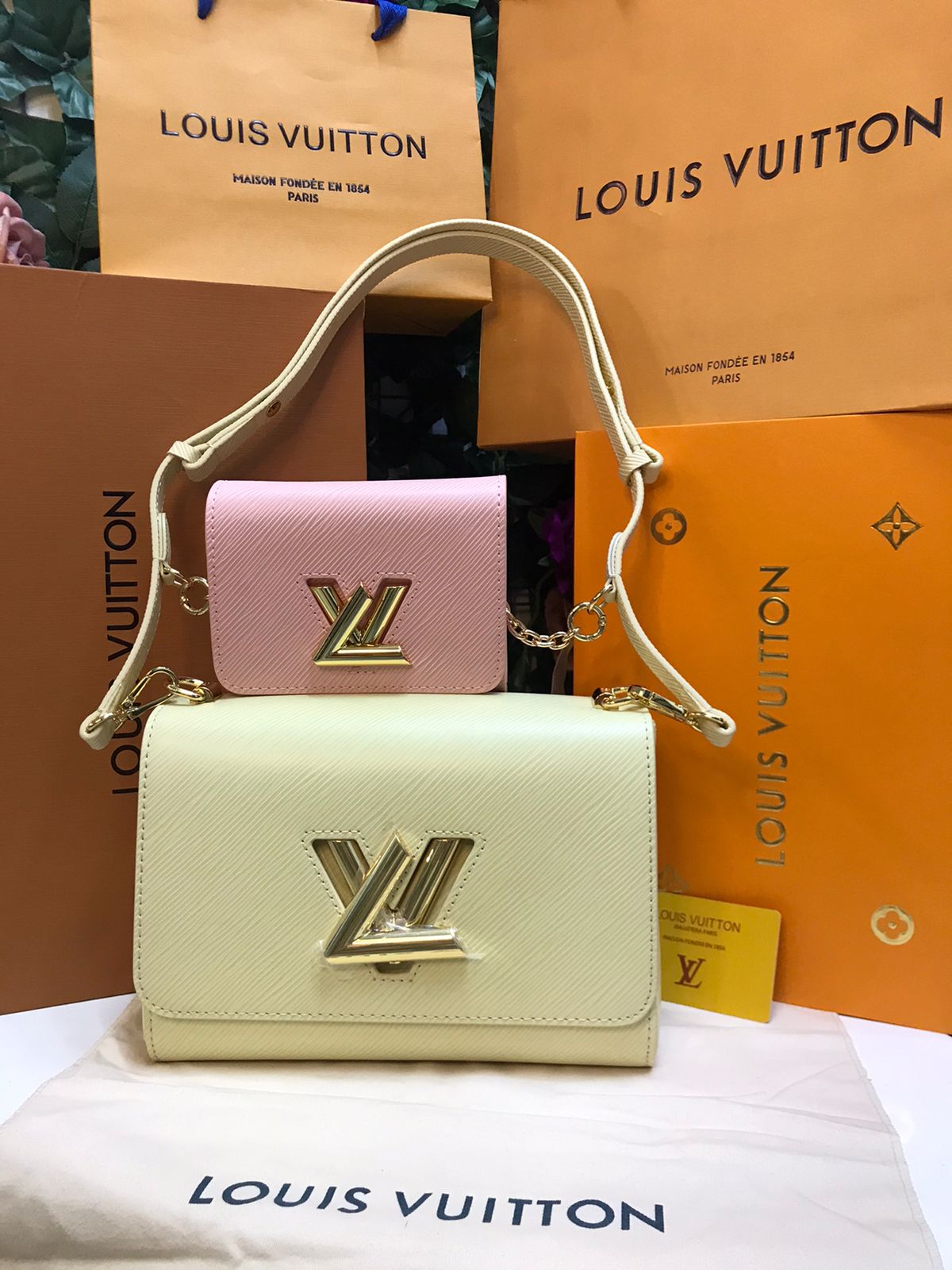 Louis Vuitton Beige con Monedero Rosa Piel