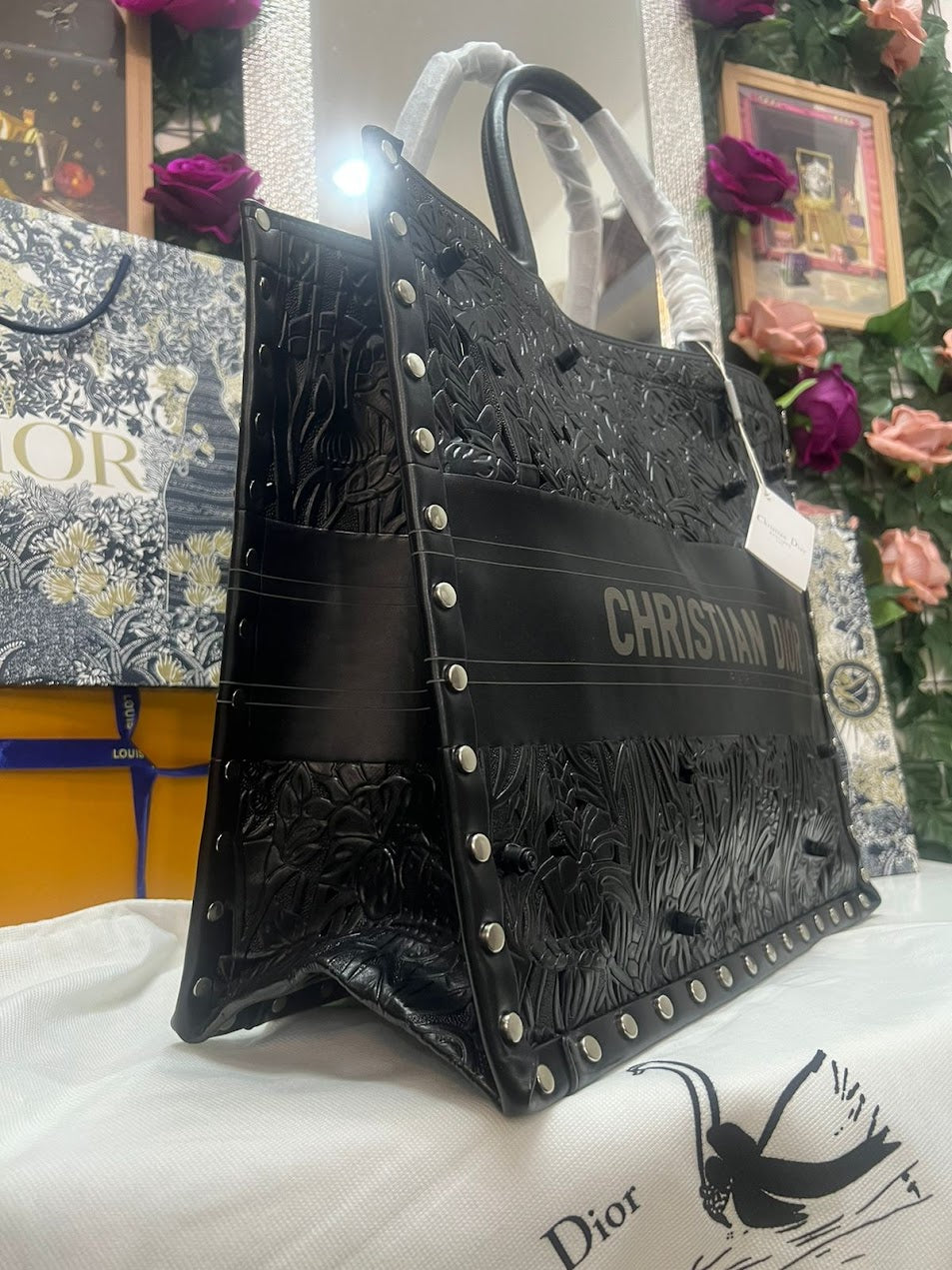 Christian Dior Negro Patron Floral Cuero