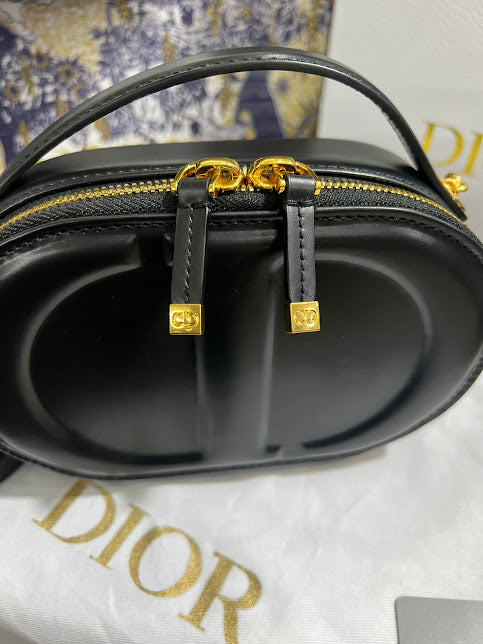 Christian Dior Ovalada Negro Piel