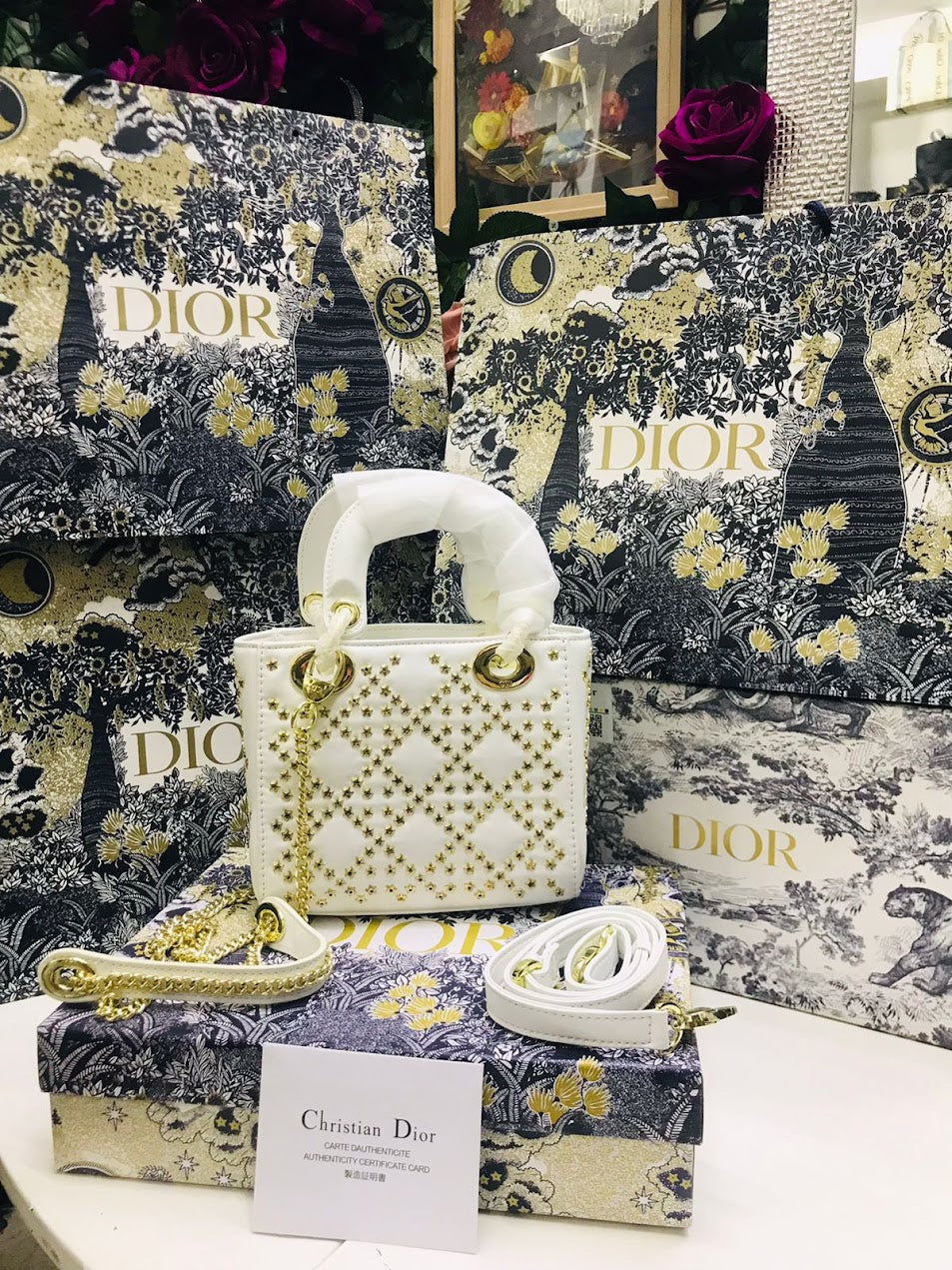 Christian Dior Blanca Encajes de Estrella Dorados Cuero Edición Especial Pequeña