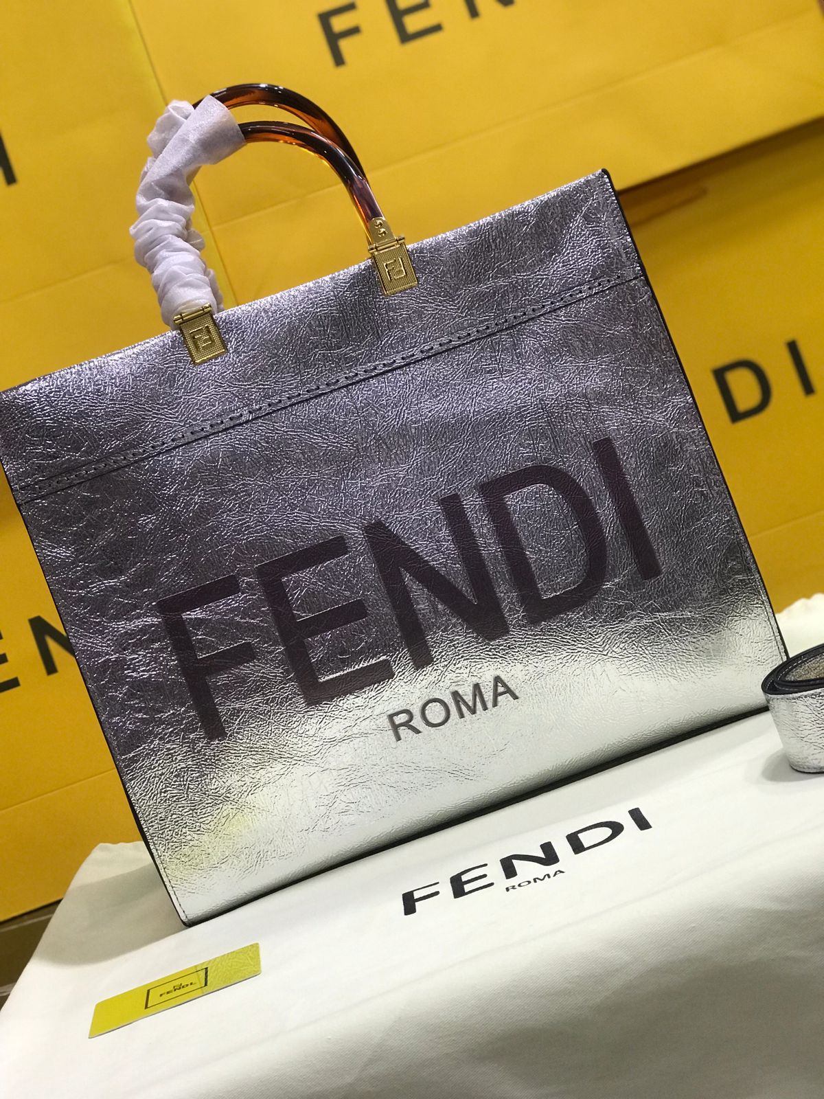 Fendi Plateada Piel