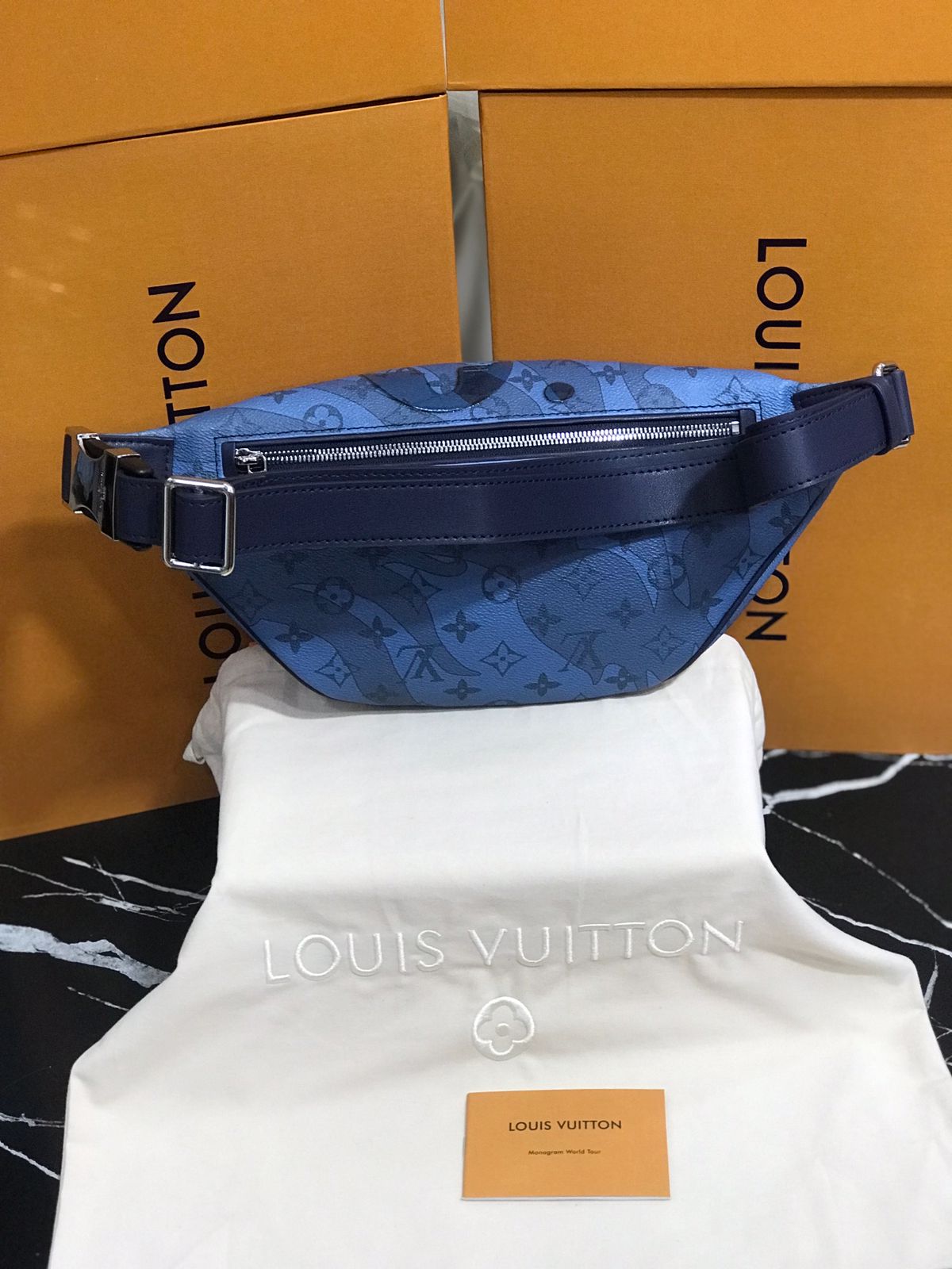 Louis Vuitton Canguro Azul Fuerte Piel