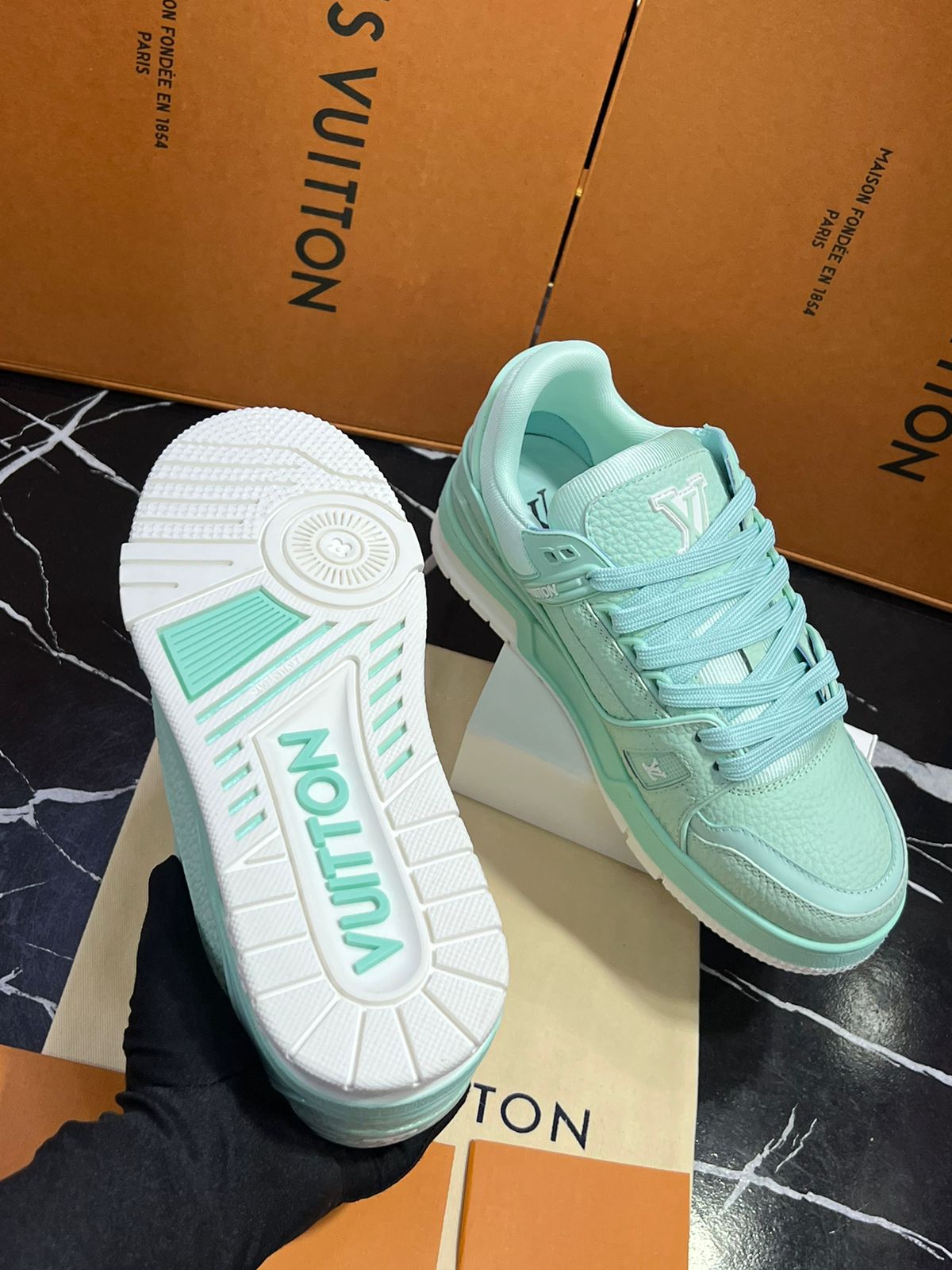 Louis Vuitton Tenis color menta