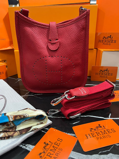 Hermes Roja Piel