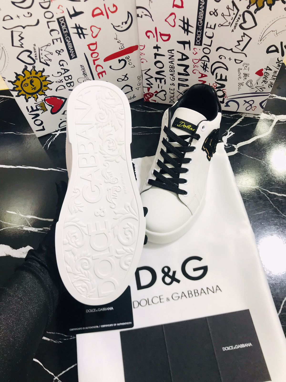 Dolce Gabbana Tenis color blanco con negro