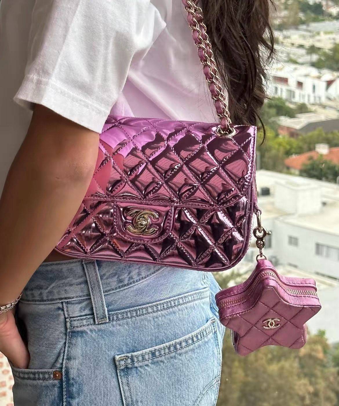 Chanel Edición Especial con Accesorio de Estrella Rosa Metálico Charol Piel