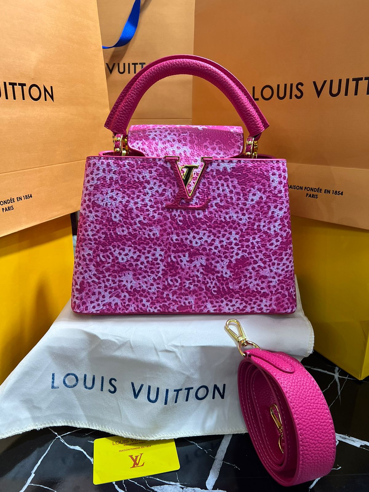 Louis Vuitton Capucine Edición Especial Rosa Piel