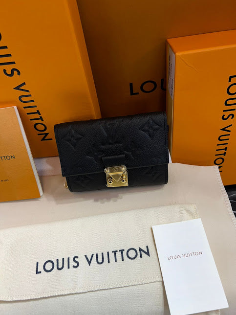 Louis Vuitton Negra Piel