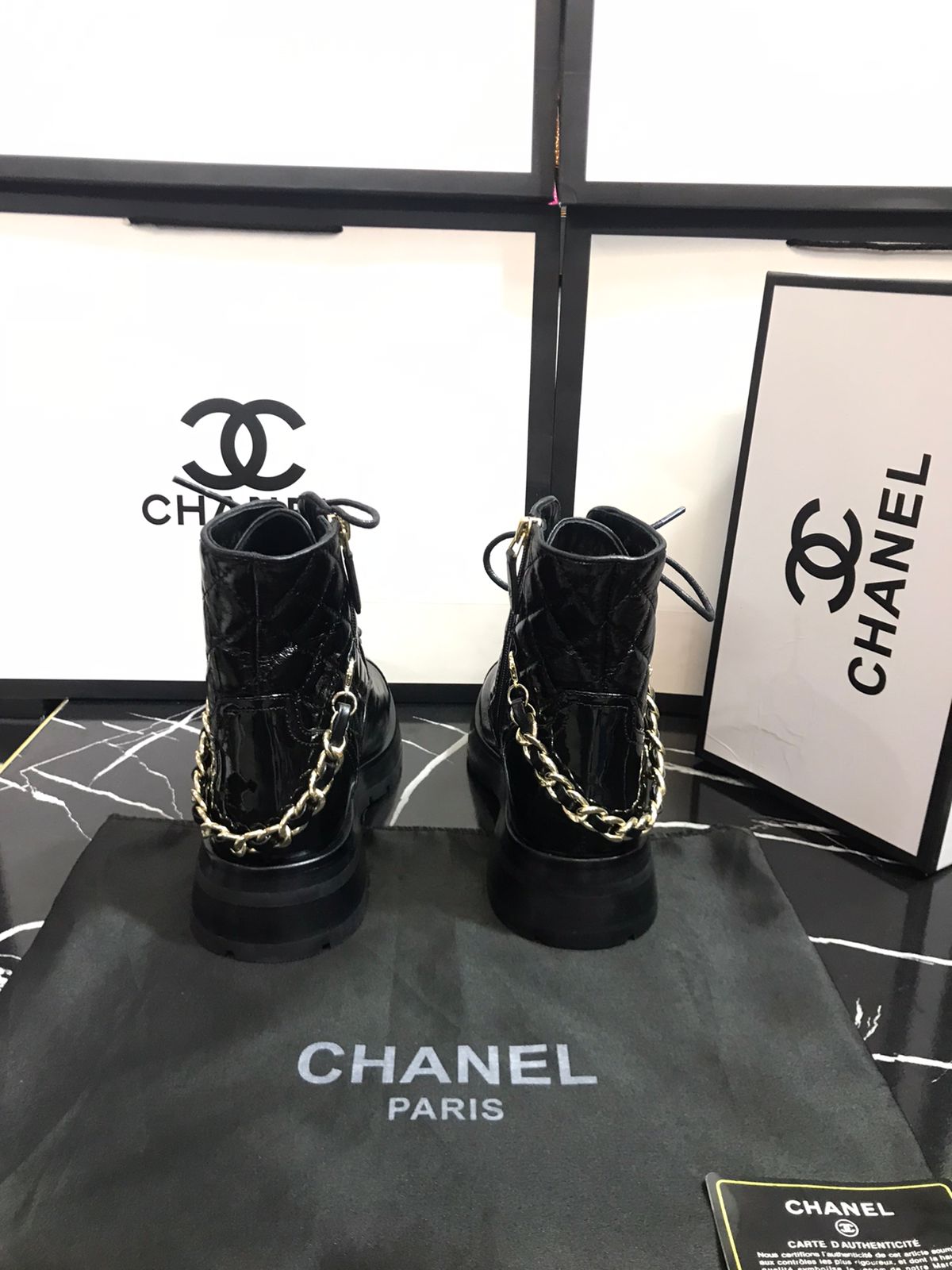 Botas Chanel negras de piel