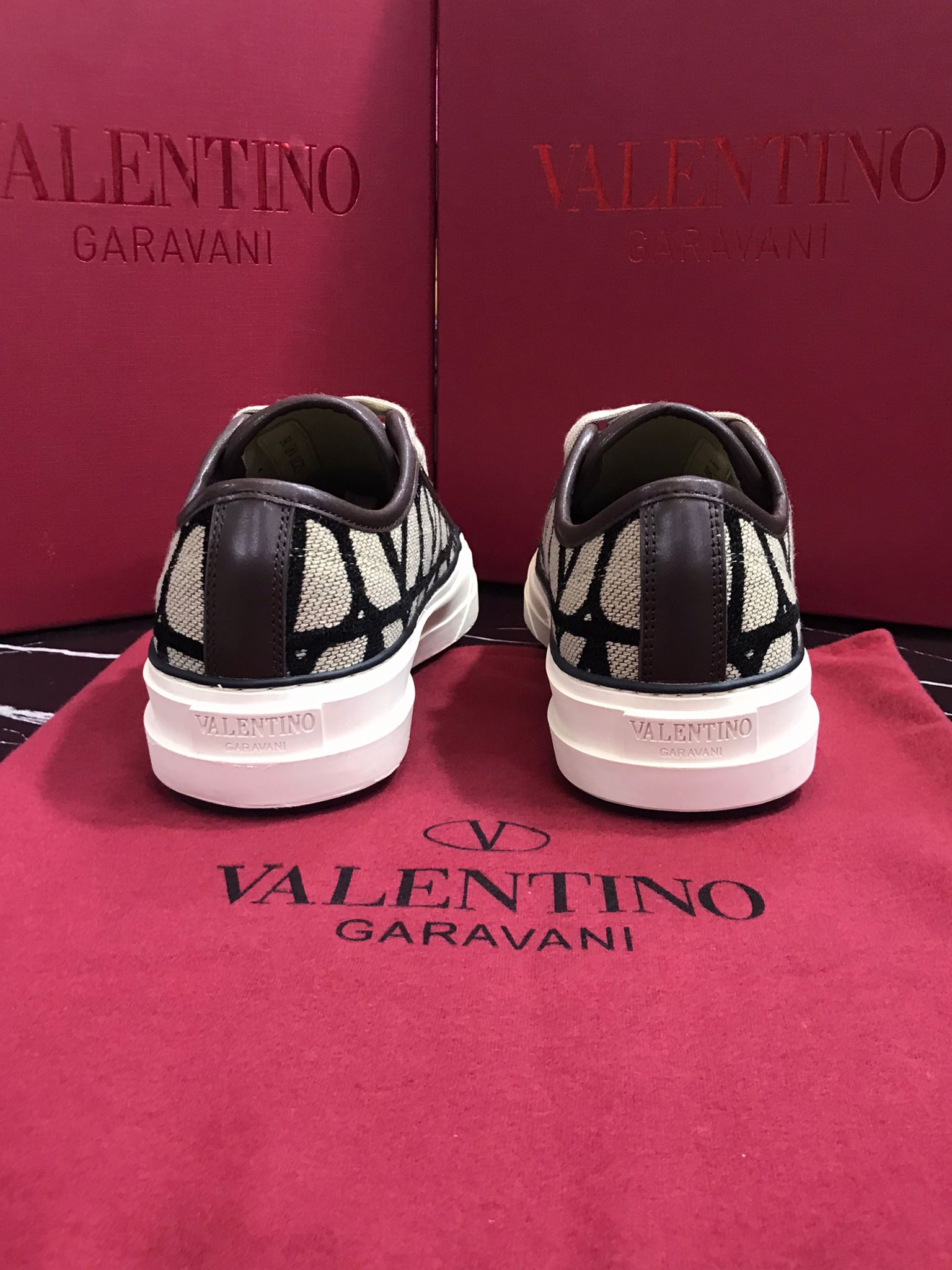 Valentino Cafes zapatos