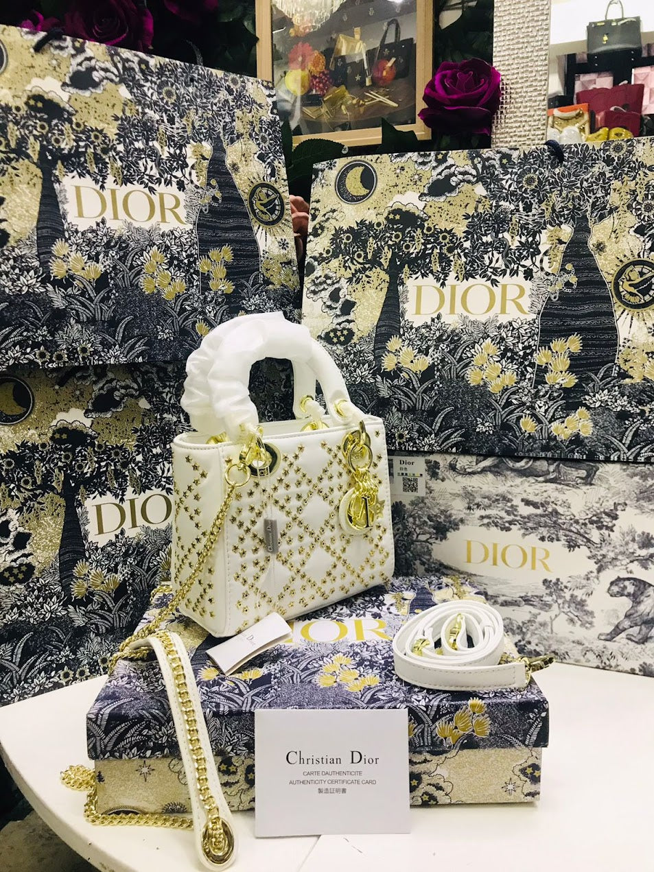 Christian Dior Blanca Encajes de Estrella Dorados Cuero Edición Especial Pequeña