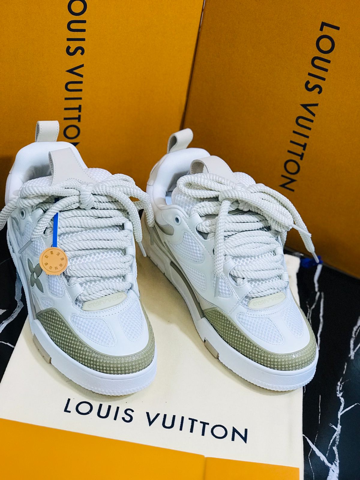 Louis Vuitton blancos Caballero