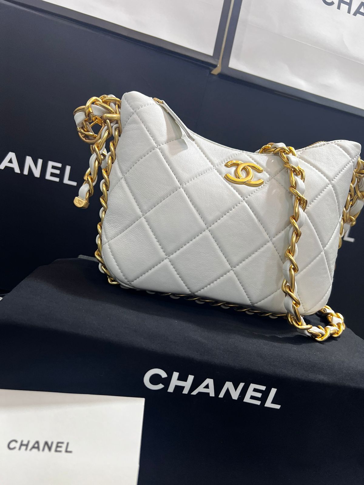 Chanel Blanca Piel