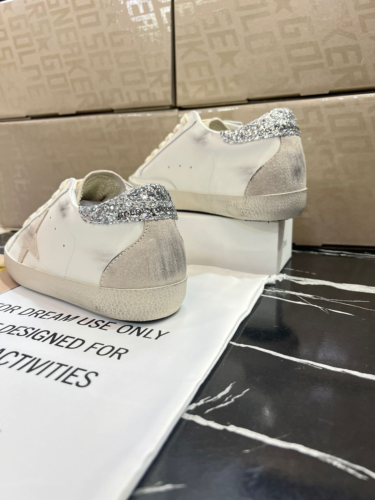 Golden Goose zapatos blancos