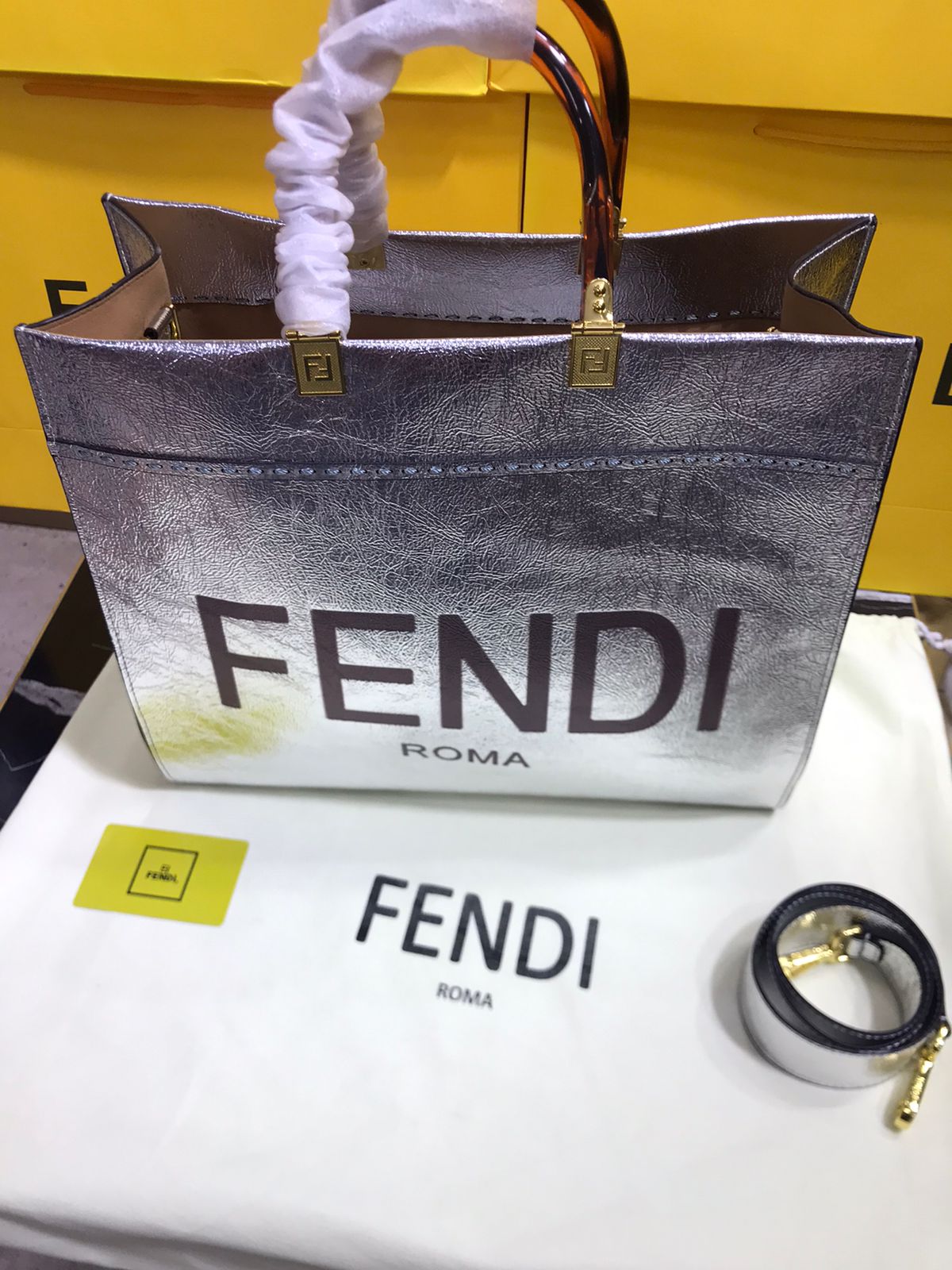 Fendi Plateada Piel