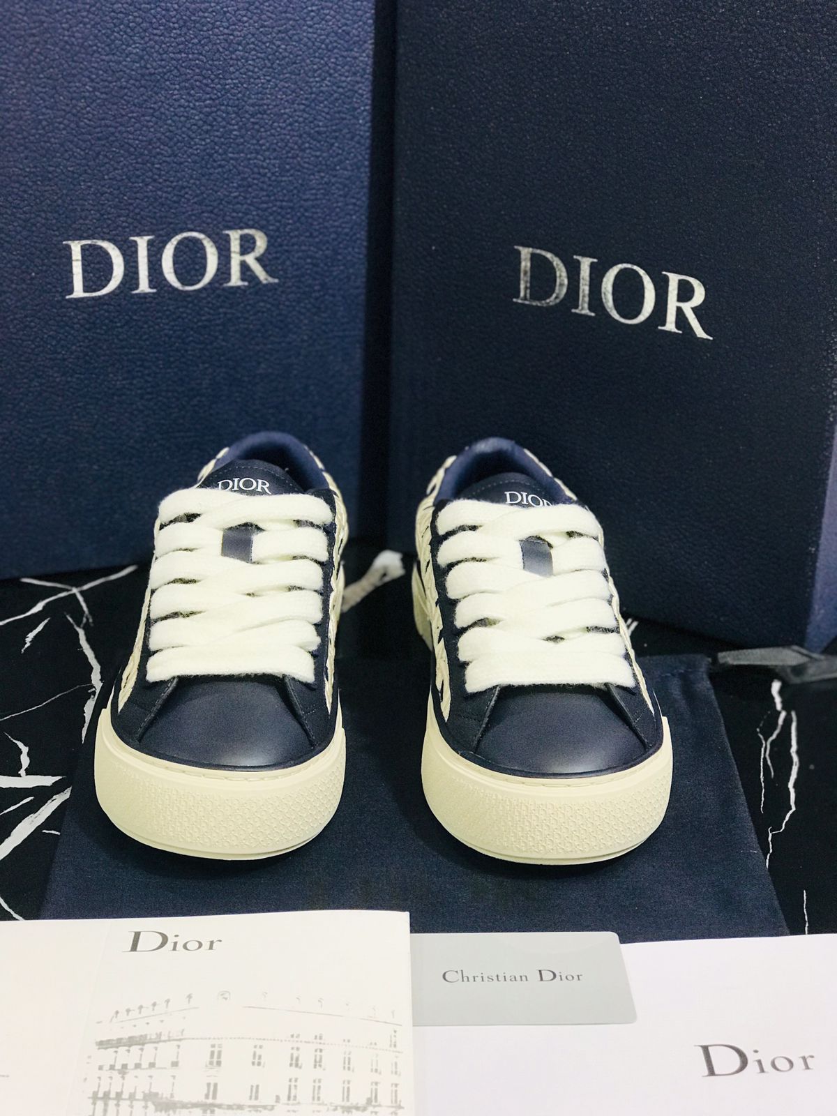 Christian Dior tenis color negro Caballero