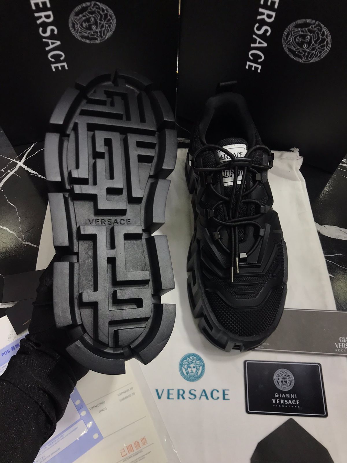 Versace tenis color negro Caballero