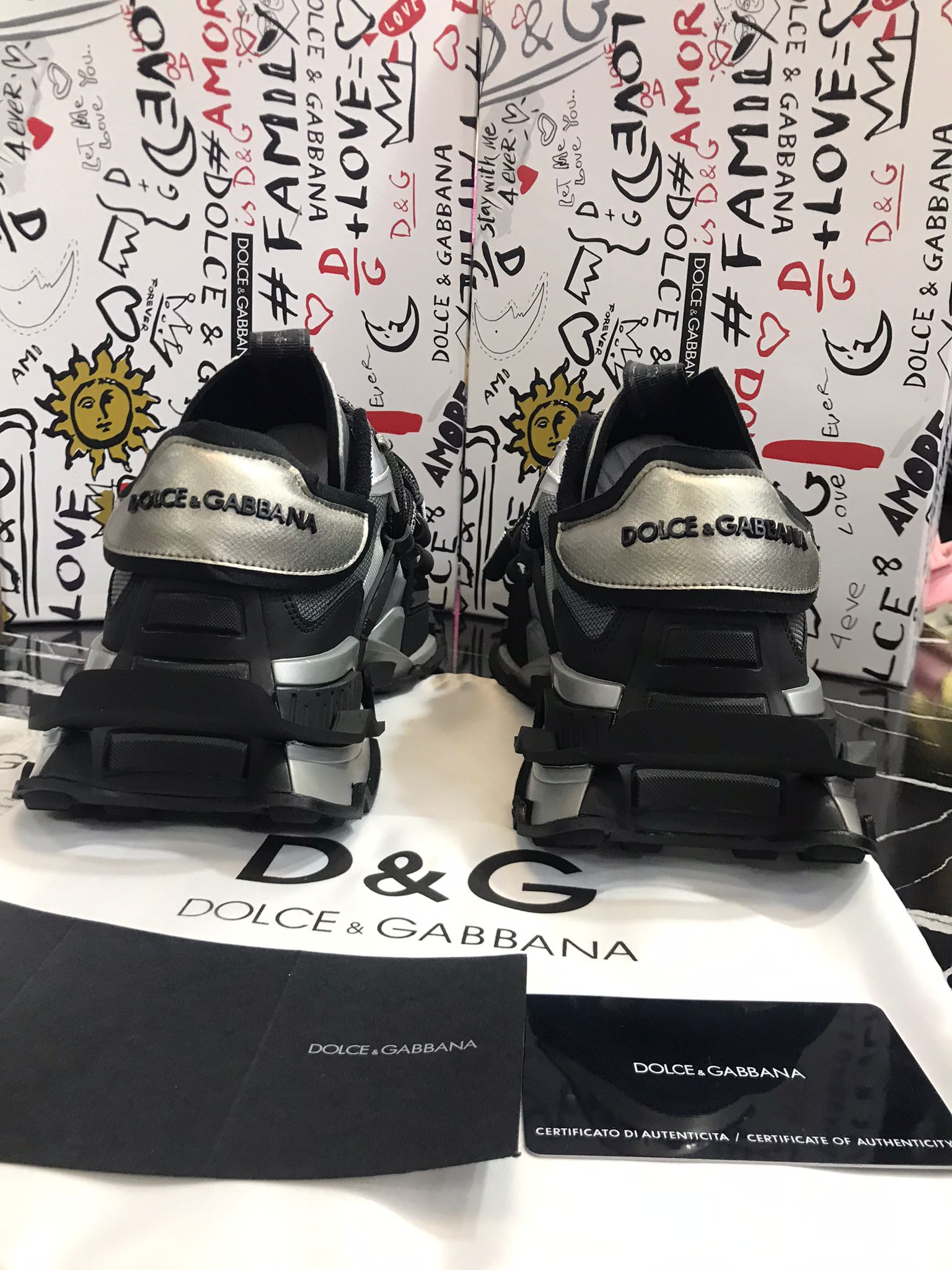 Dolce y Gabbana Tenis color gris Caballero