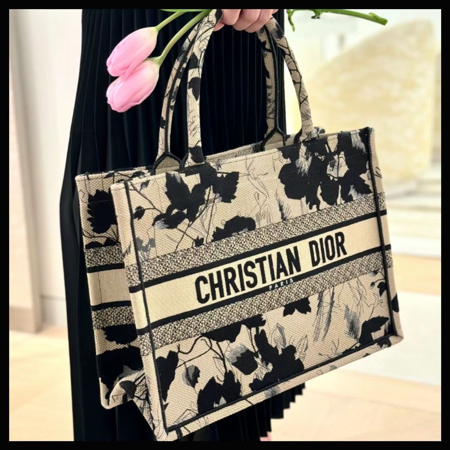 Christian Dior Negro Bordada Tela