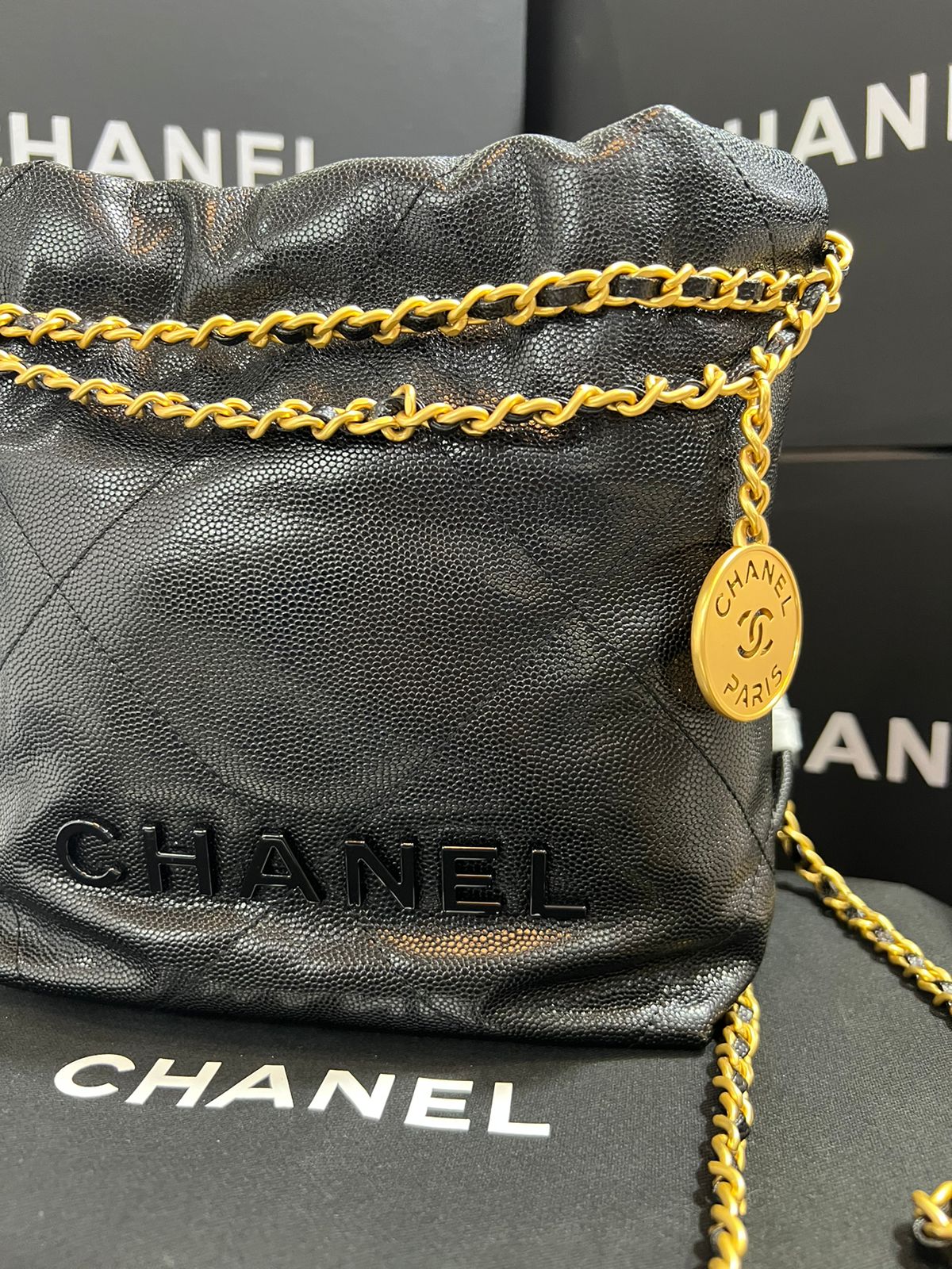 Chanel Negro Piel Cadena Dorada