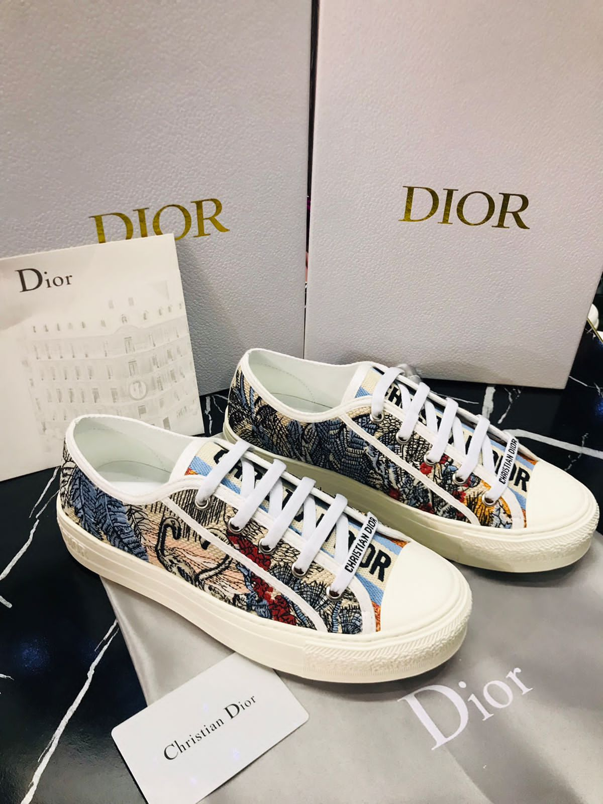 Christian Dior Tenis estilo choclo