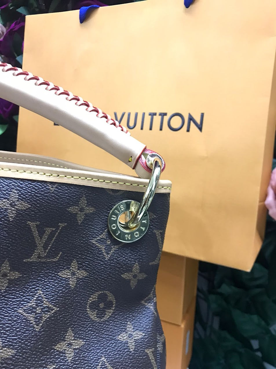 Louis Vuitton Asa de Piel