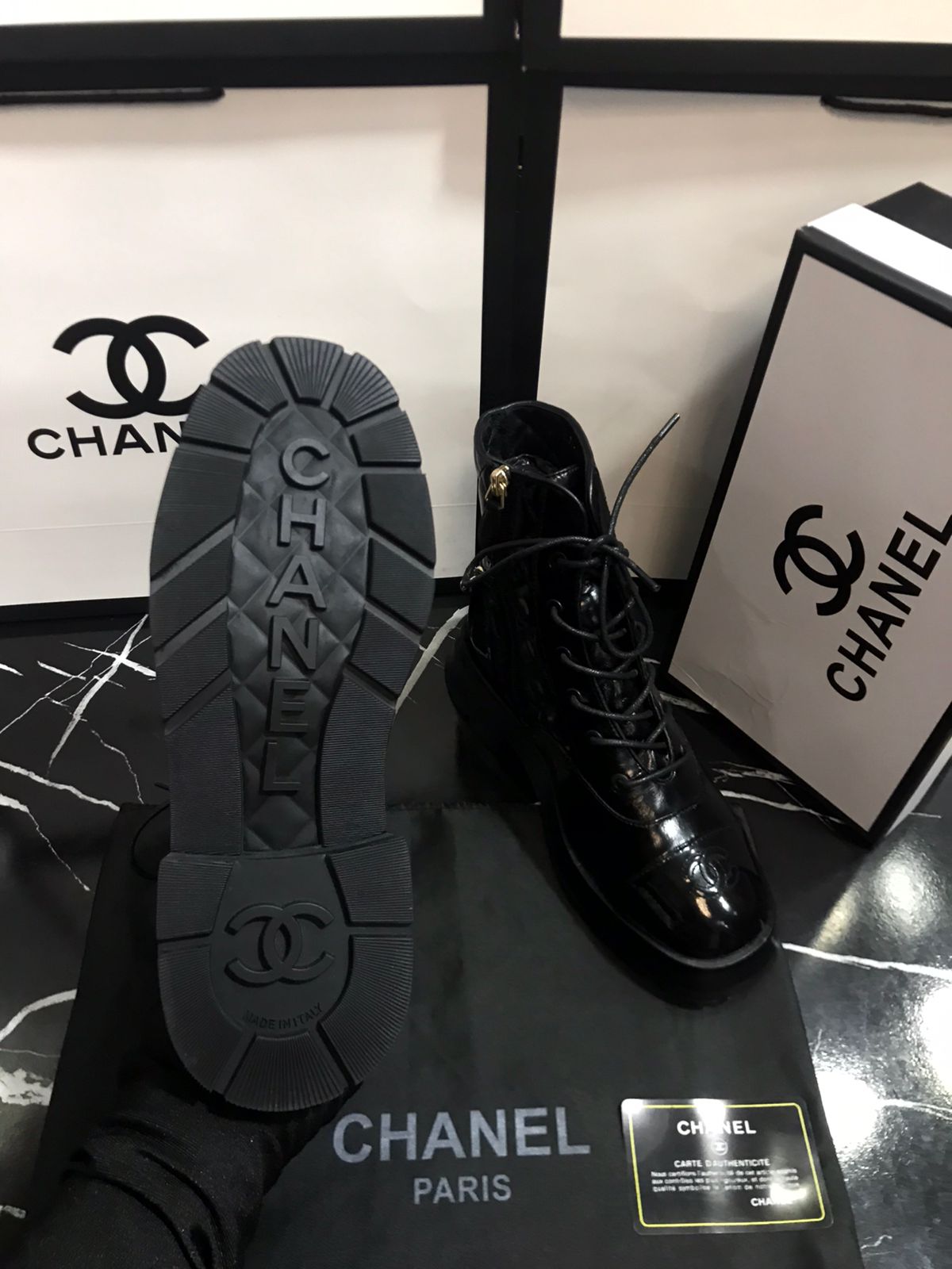 Botas Chanel negras de piel