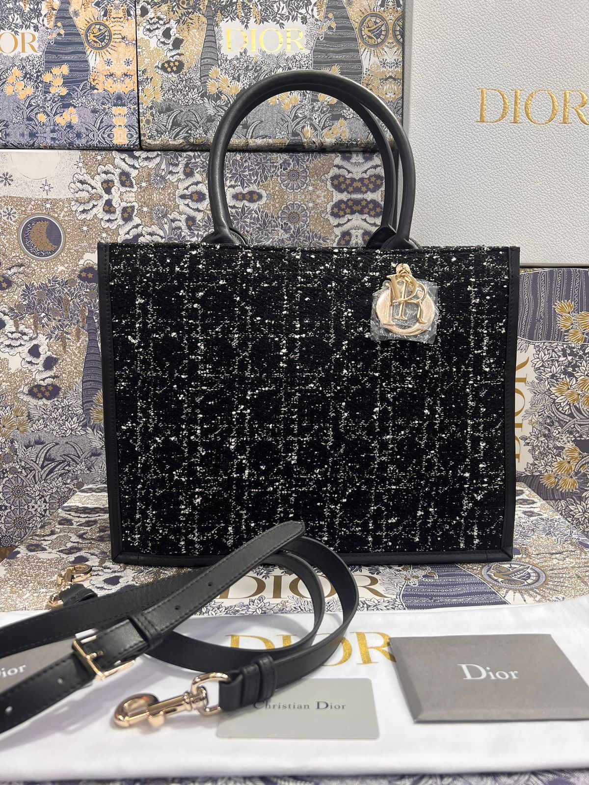 Christian Dior Negro con Blanco Croché con Piel