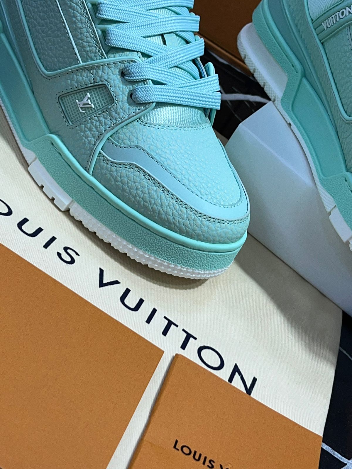 Louis Vuitton Tenis color menta