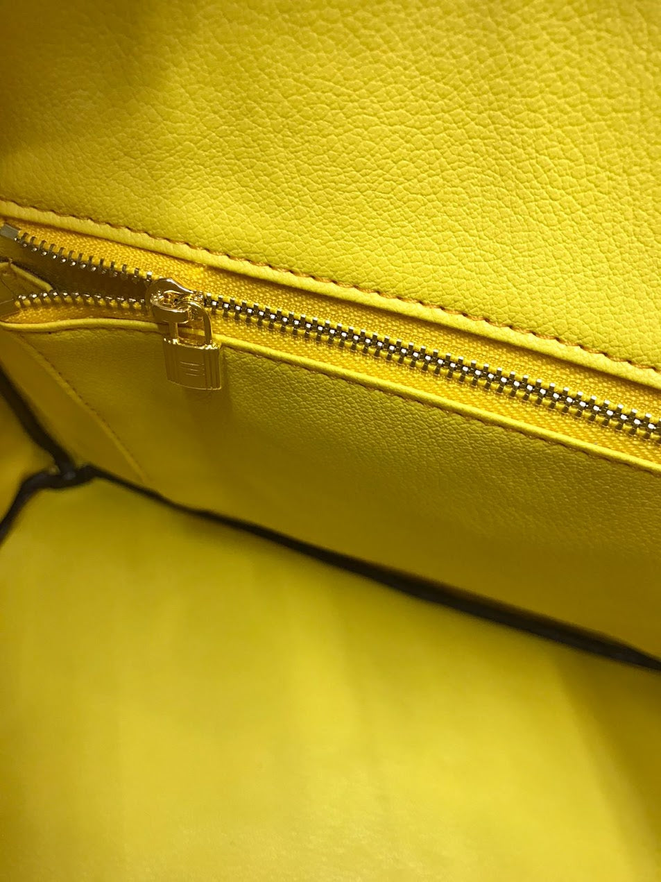 Hermes Amarillo Piel