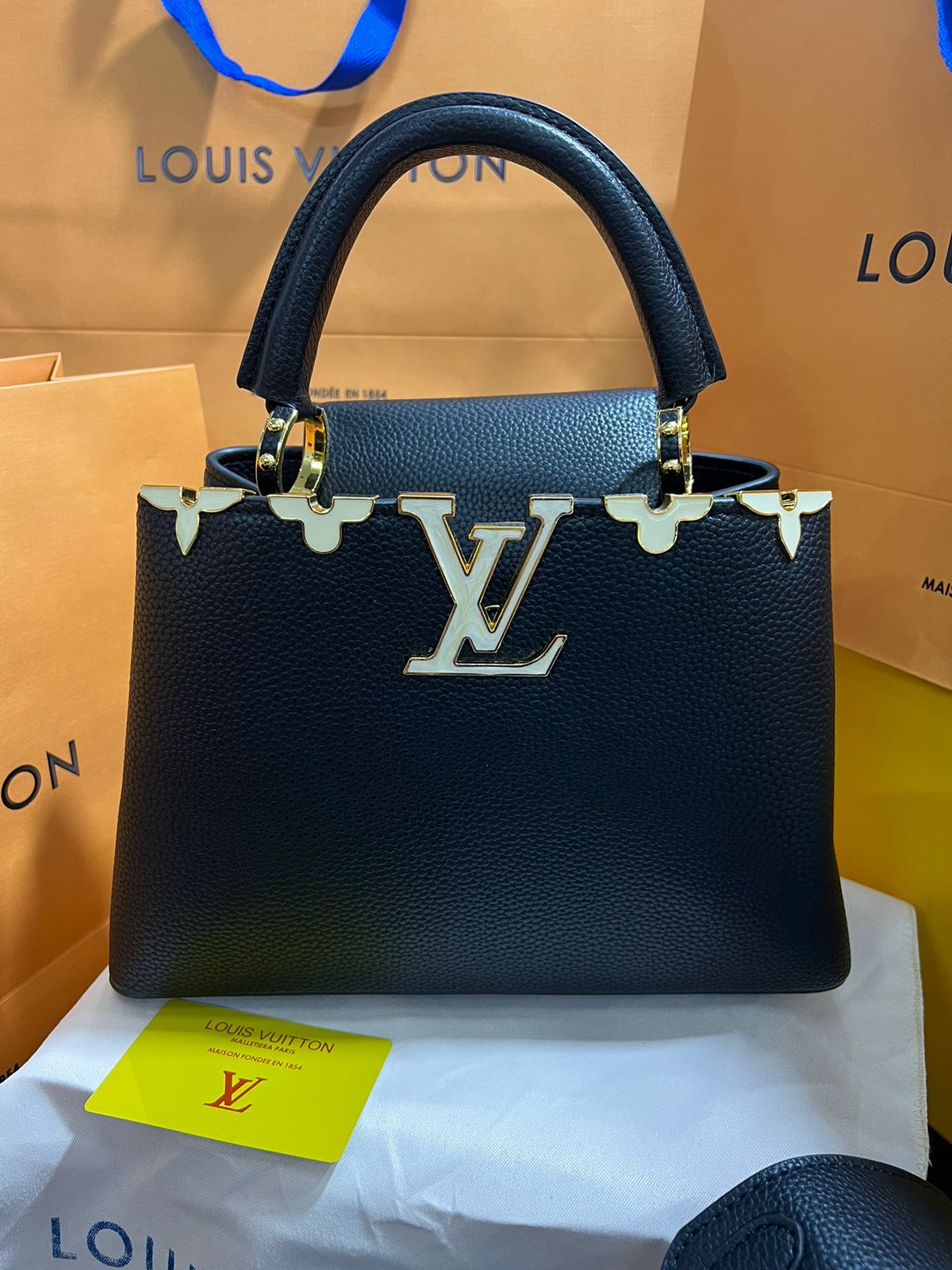 Louis Vuitton Capucine Negro Piel