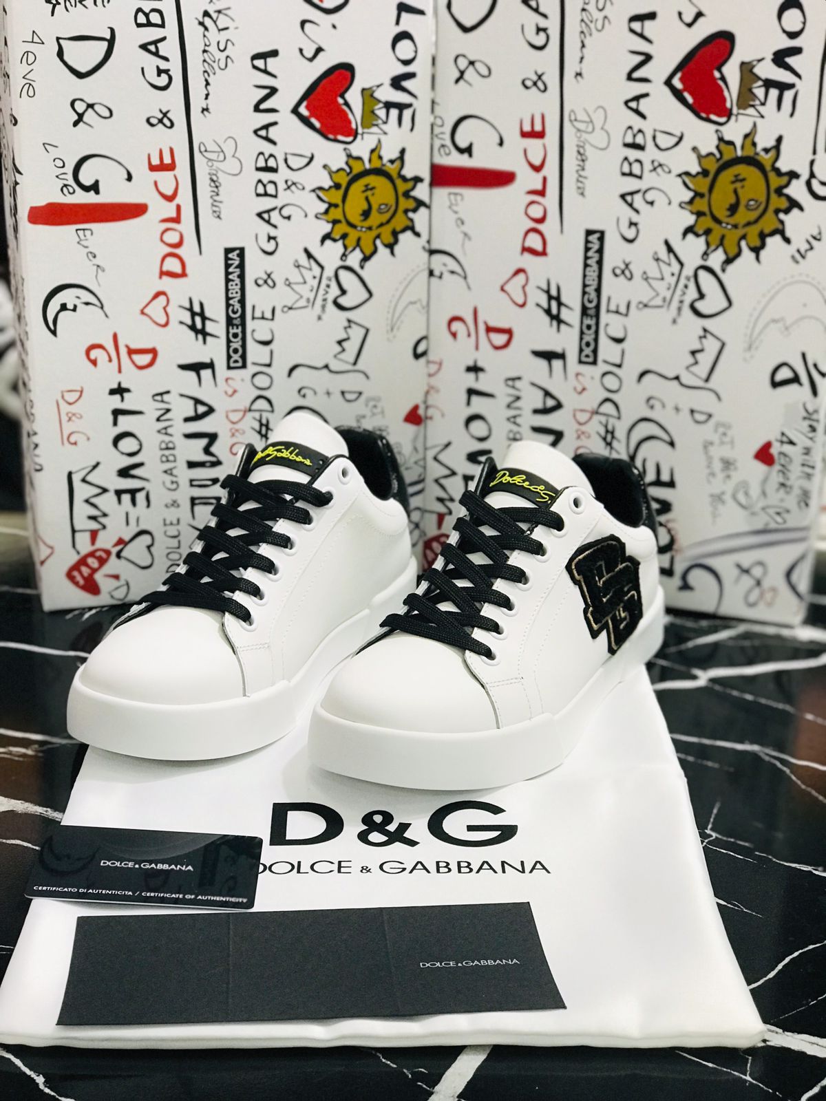 Dolce Gabbana Tenis color blanco con negro