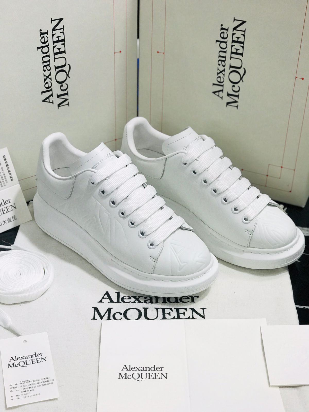 Tenis Alexander Mc Queen blancos