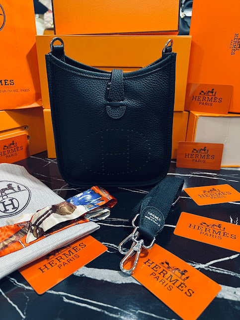 Hermes Negro Piel