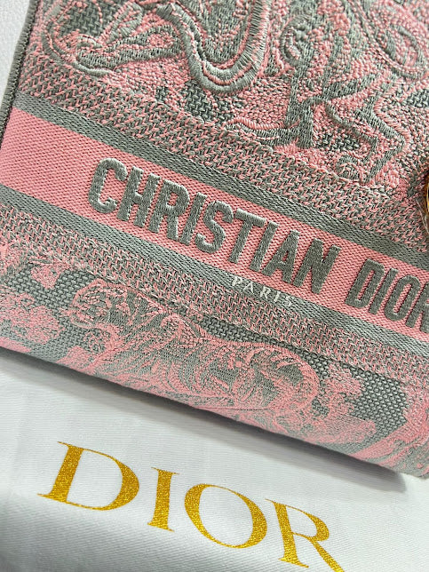 Christian Dior Rosa con Gris Bordada Tela