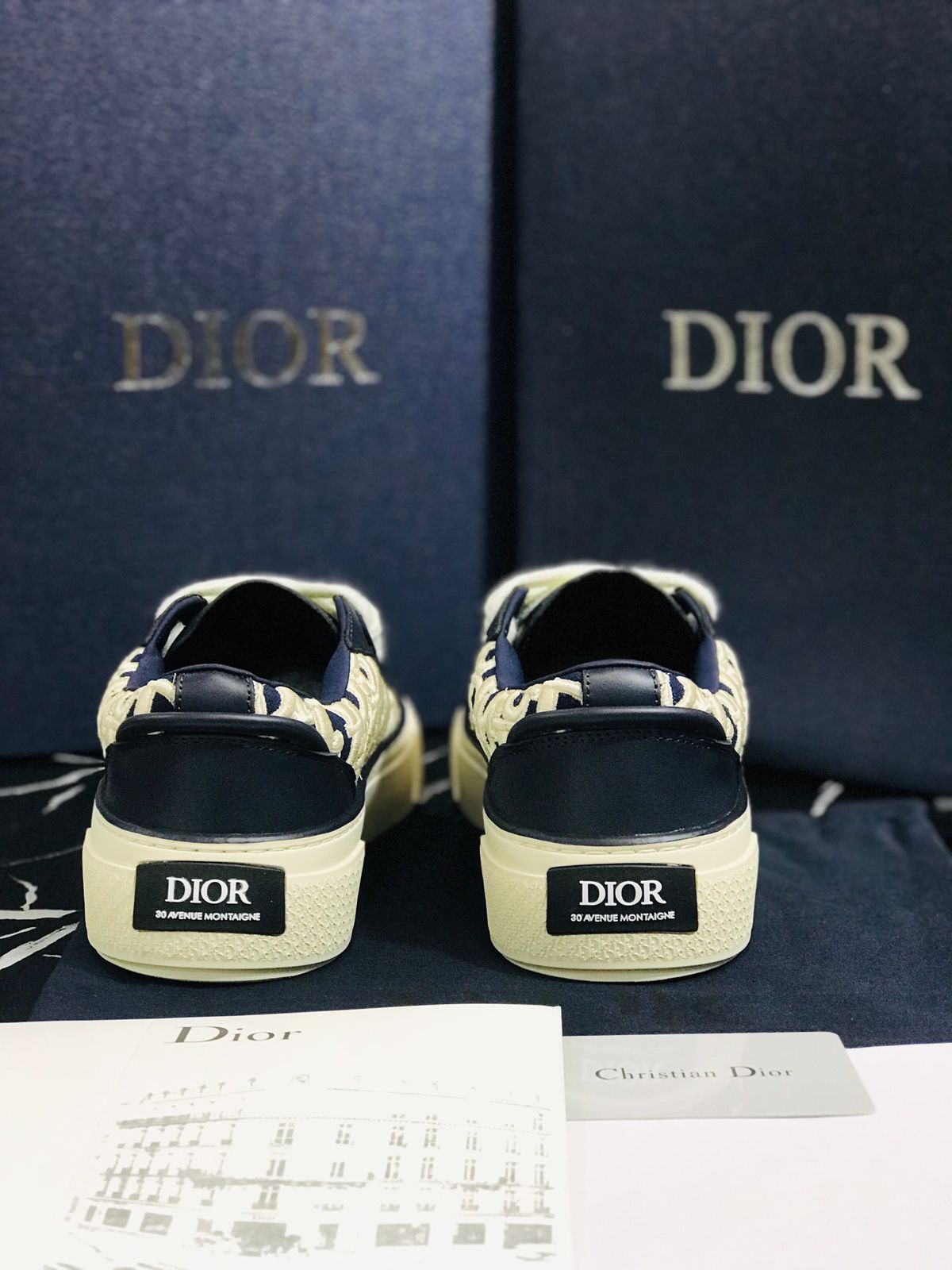 Christian Dior tenis color negro Caballero