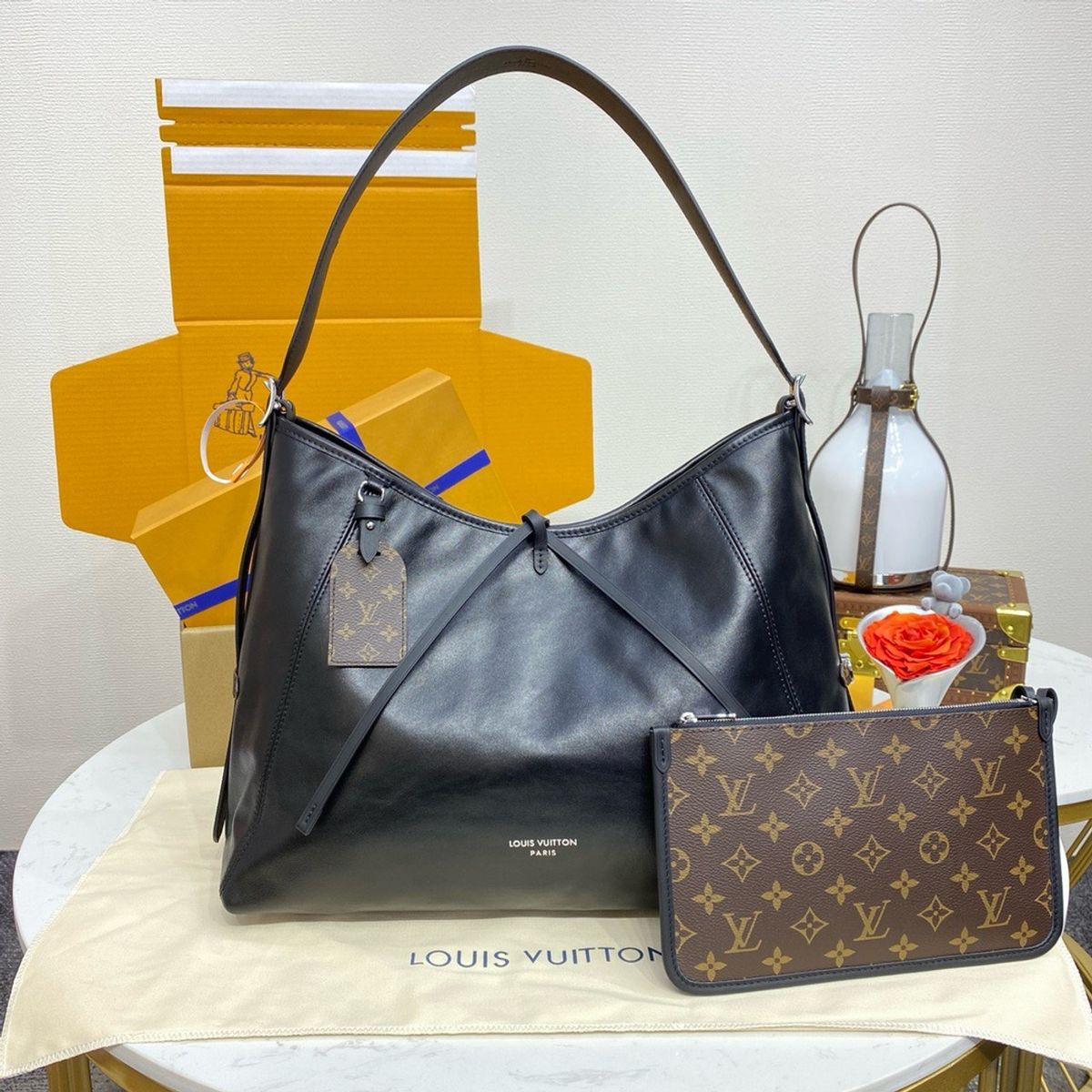 Louis Vuitton Negra Piel