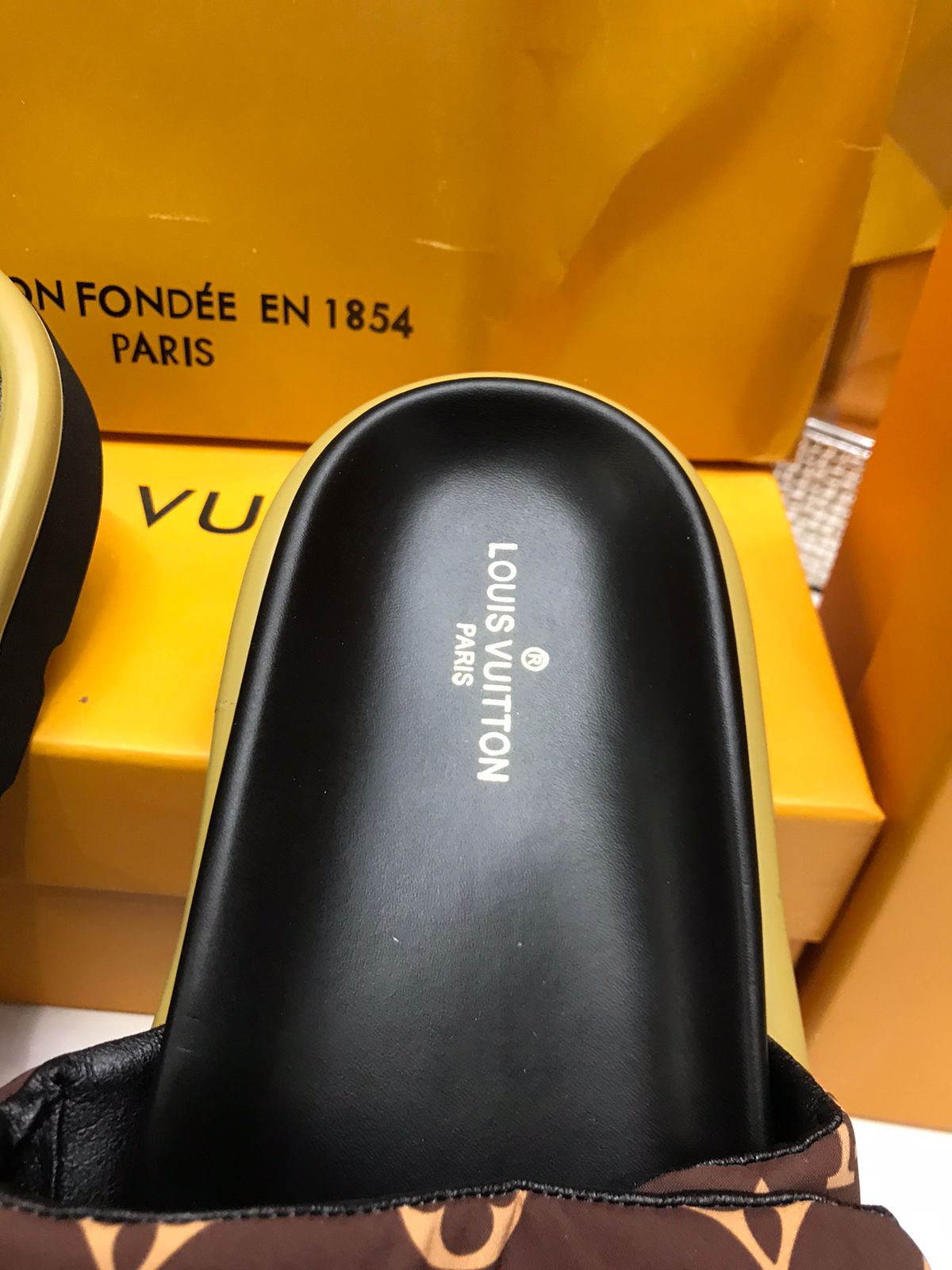 Louis Vuitton Sandalias