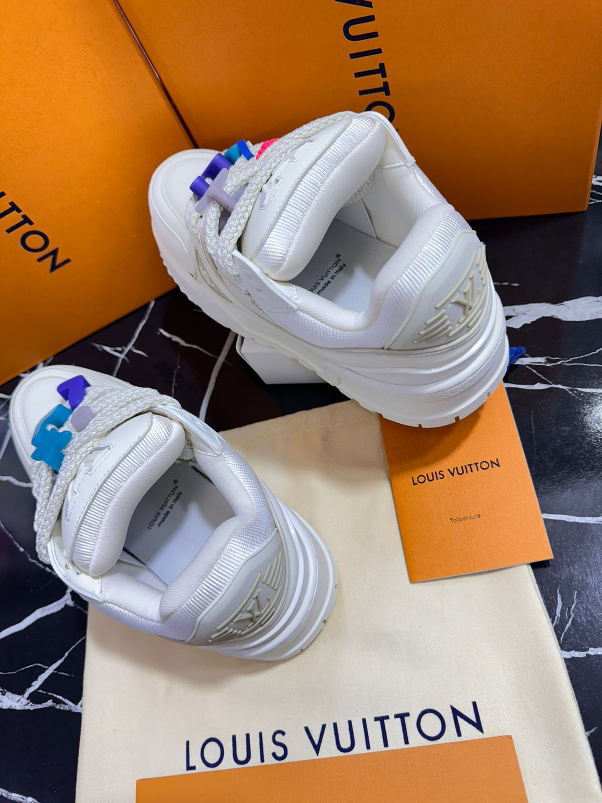 Louis Vuitton ZAPATOS BLANCOS