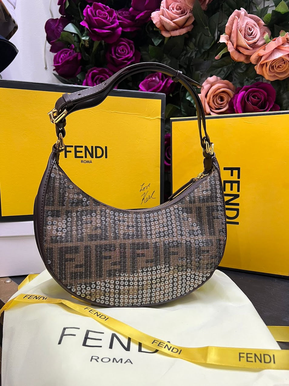 Fendi Roma Cafe Logo FENDI Piel