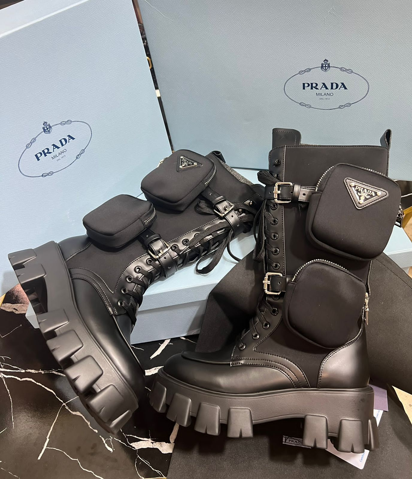 Botas prada color negro