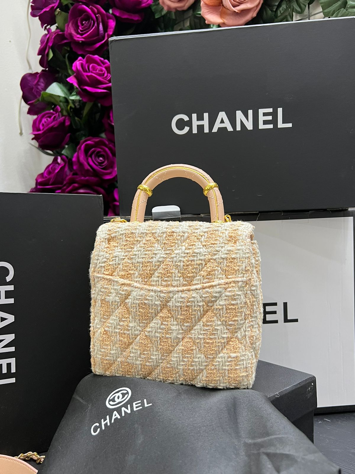 Chanel Blanco con Rosa Crochet con Piel