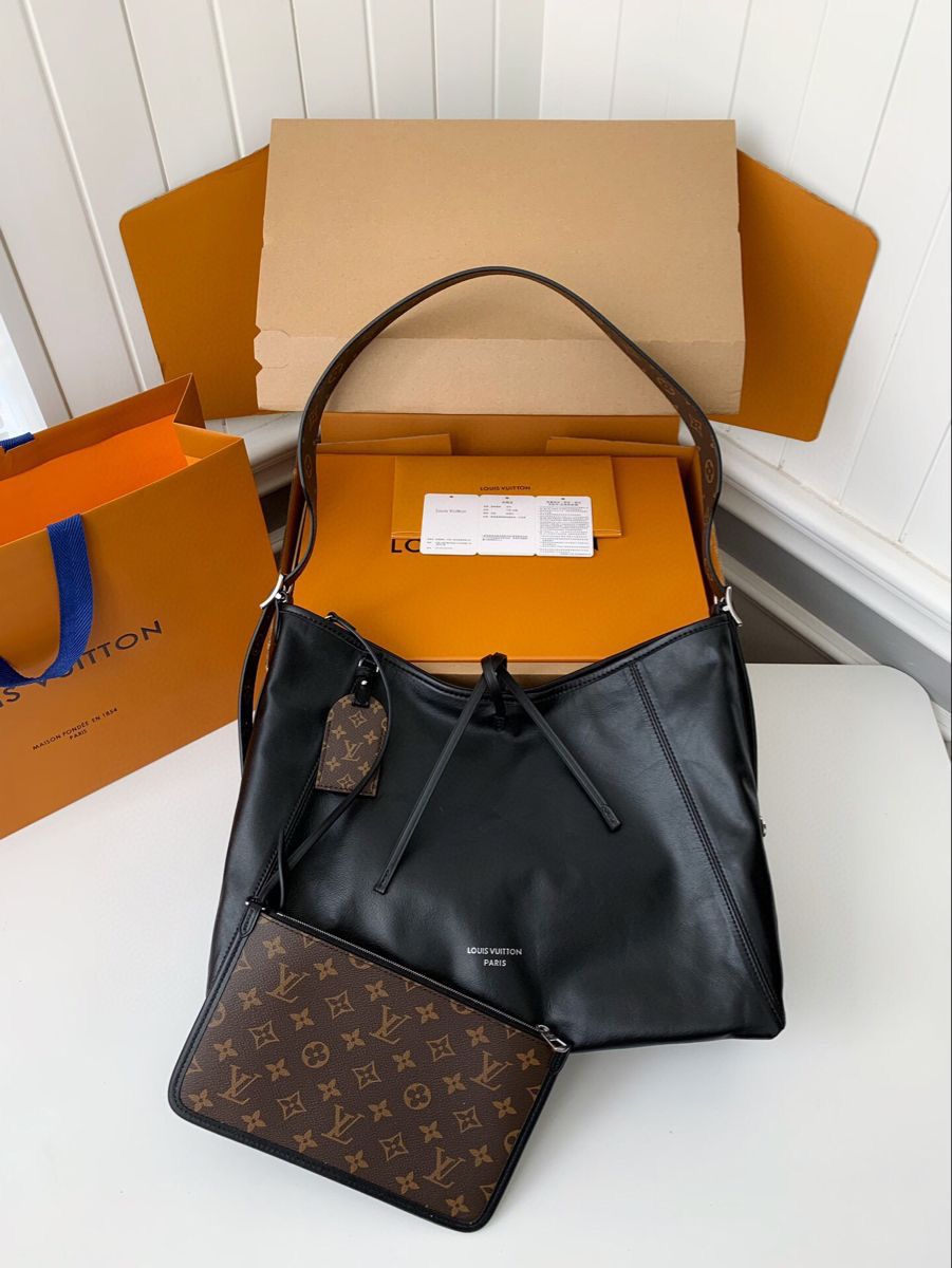 Louis Vuitton Negra Piel