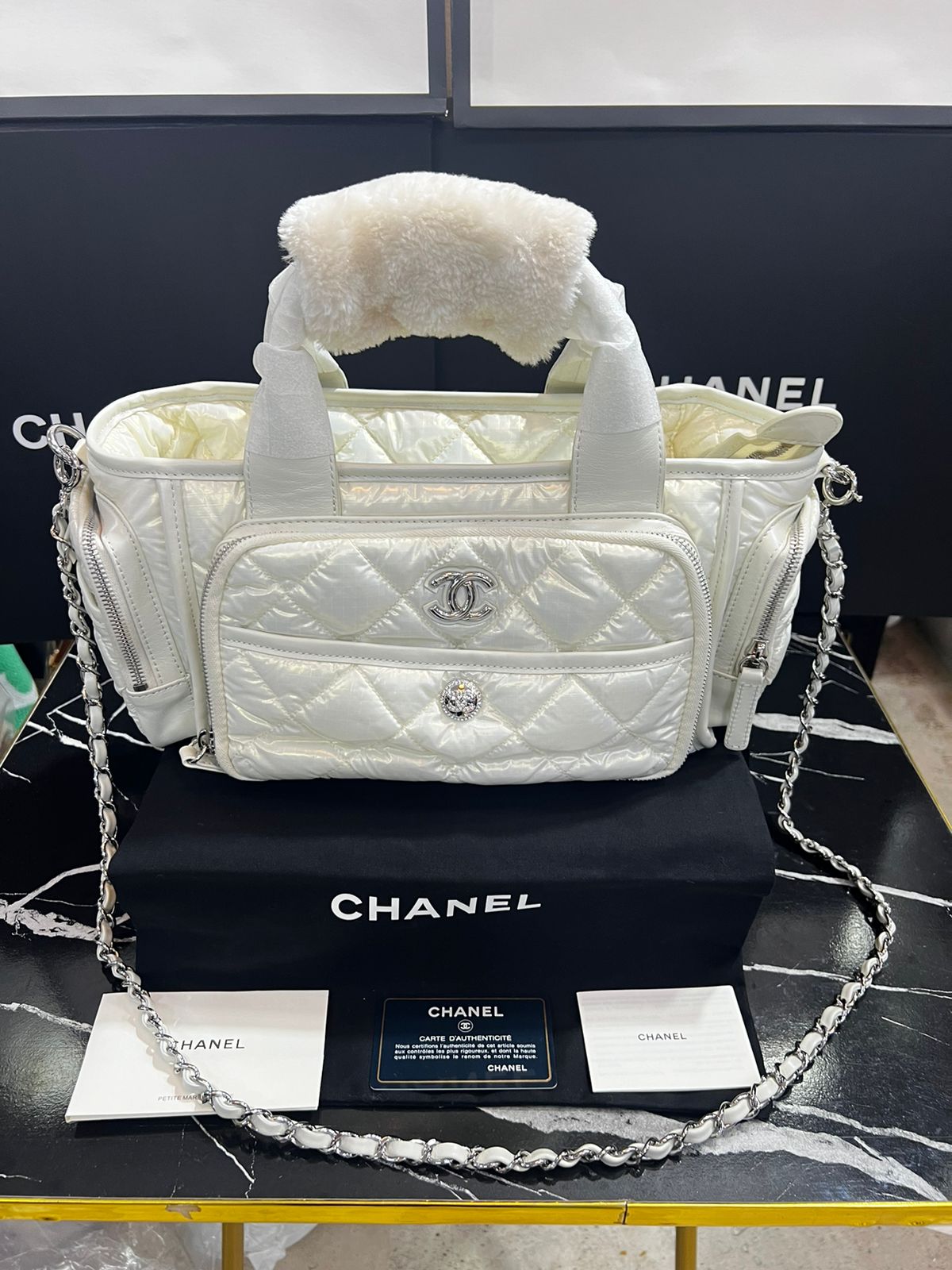 Chanel Edición Especial Textil con Brillos y Piel