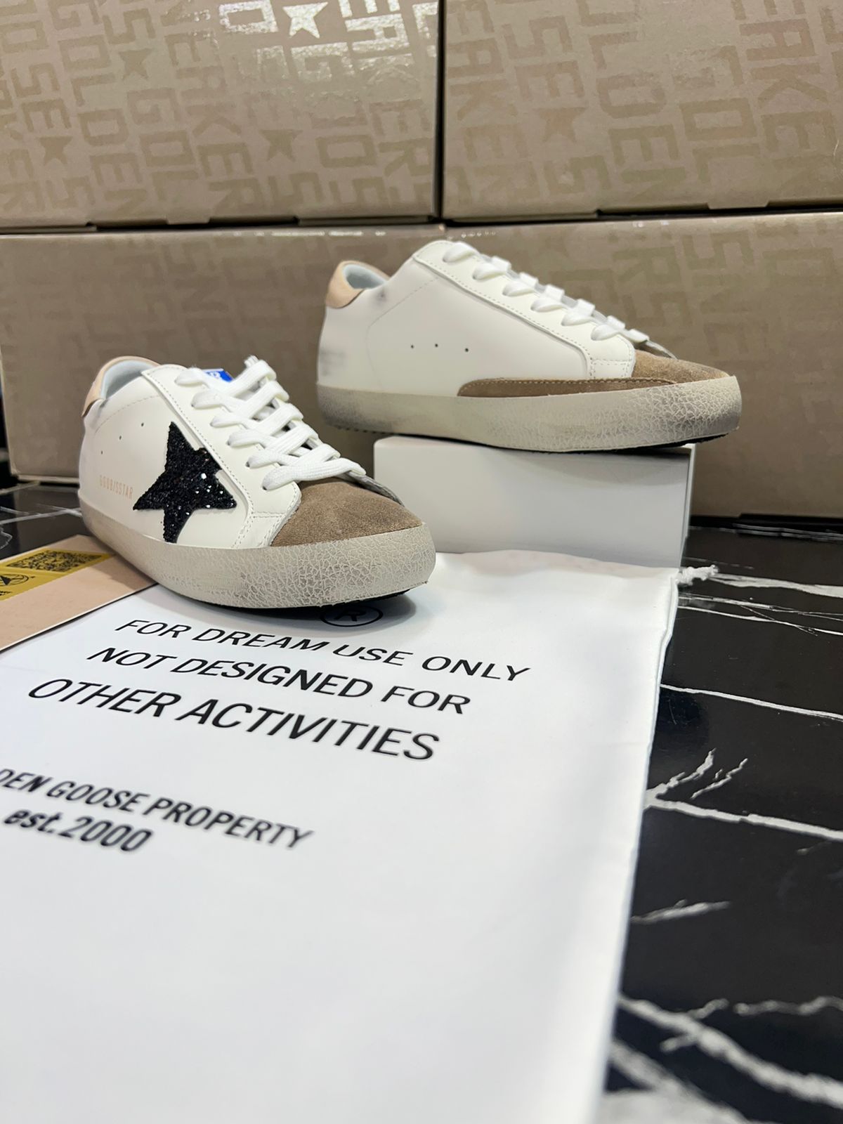 Golden Goose zapatos blancos