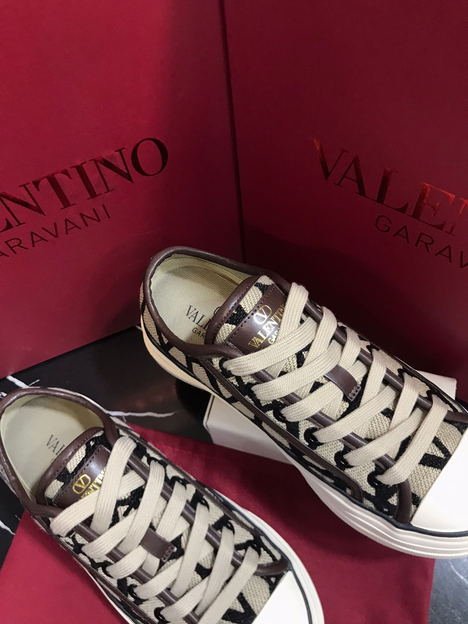 Valentino Cafes zapatos