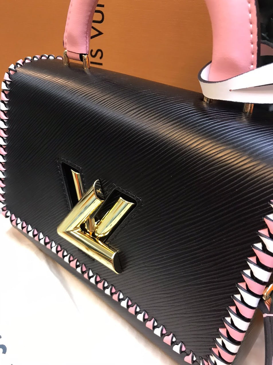 Louis Vuitton Negro-Rosa Piel Pequeña