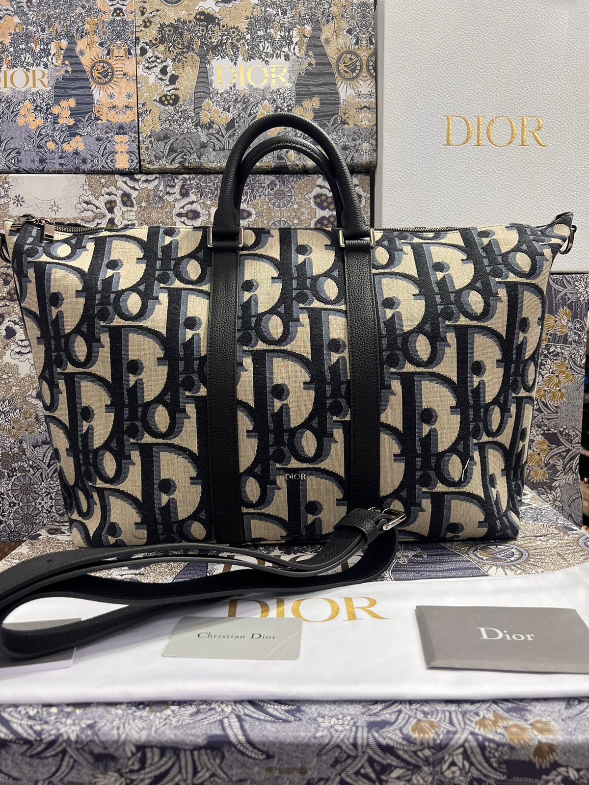 Christian Dior Bordada con Piel