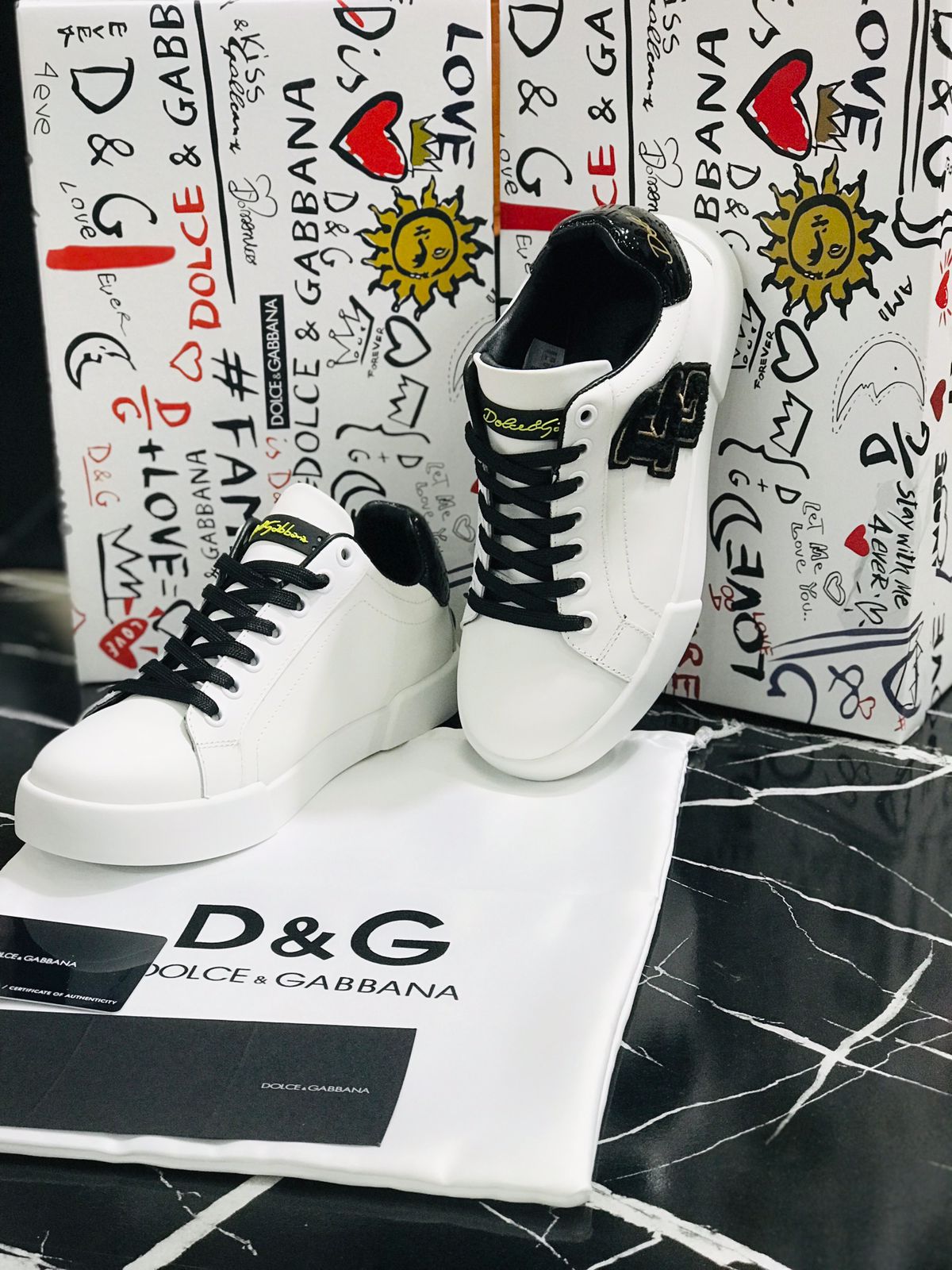 Dolce Gabbana Tenis color blanco con negro