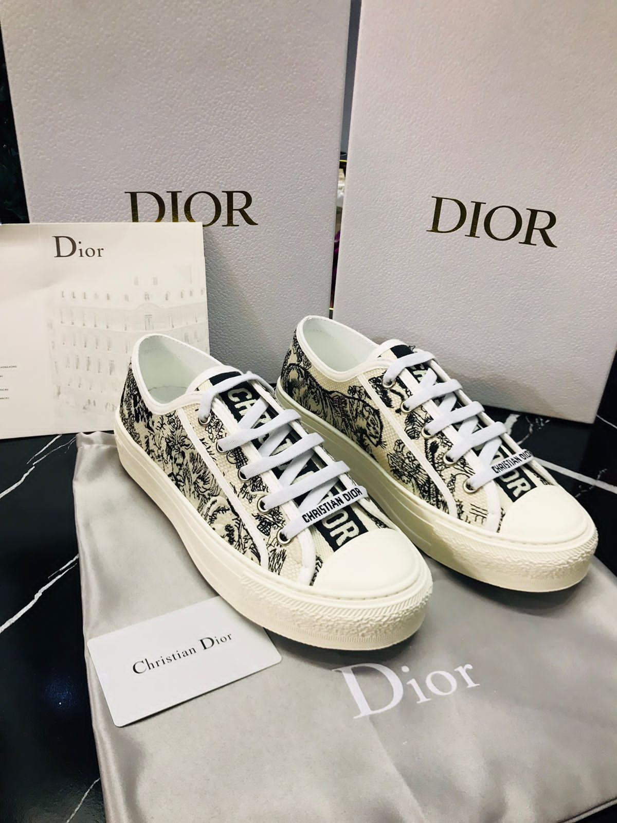 Christian Dior Tenis con bordes de tela